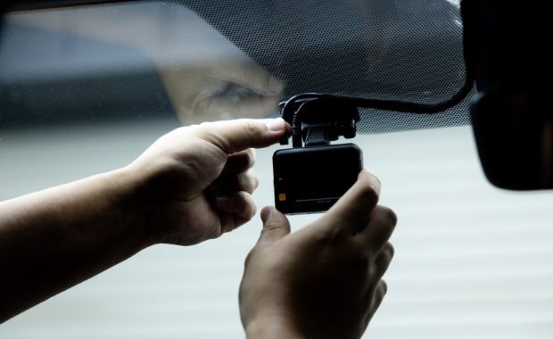 ドライブレコーダー取付の様子