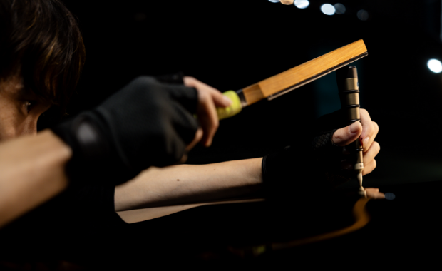 埼玉で施工するデントリペアの様子