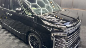 【群馬県】90ヴォクシー｜純水手洗い洗車から部分研磨・ガラベース施工、ガラスウロコ除去