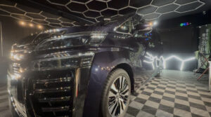 【埼玉県熊谷市】トヨタ 30ヴェルファイアにガラベースコーティング＆後付けパワーバックドア取付