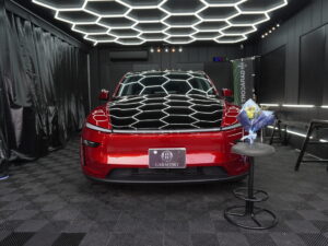 【埼玉県さいたま市大宮区】新車テスラ Model Y お試しコーティング＆ボンネットカラーPPF施工