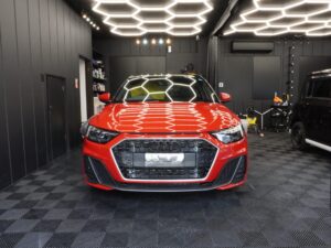 【埼玉県秩父市】新車 アウディ A1 ダイヤモンドコーティング＆ブラックアウト施工｜GARACORT BASE